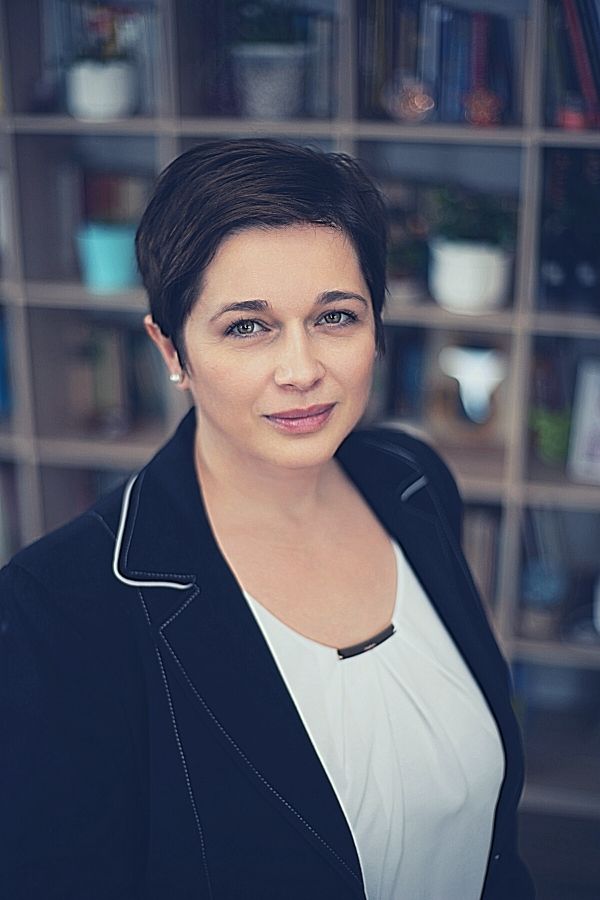 Mosolygó Marján Erzsébet portré kép